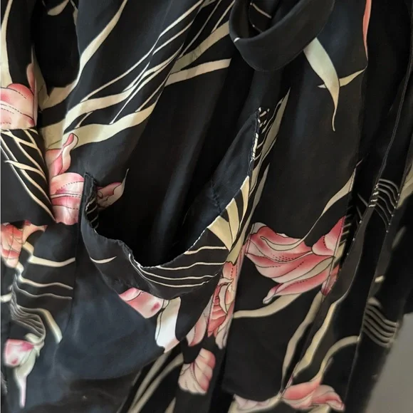 Tommy Bahama Black and Pink Silk Kimono Robe - Picture 4 of 4
